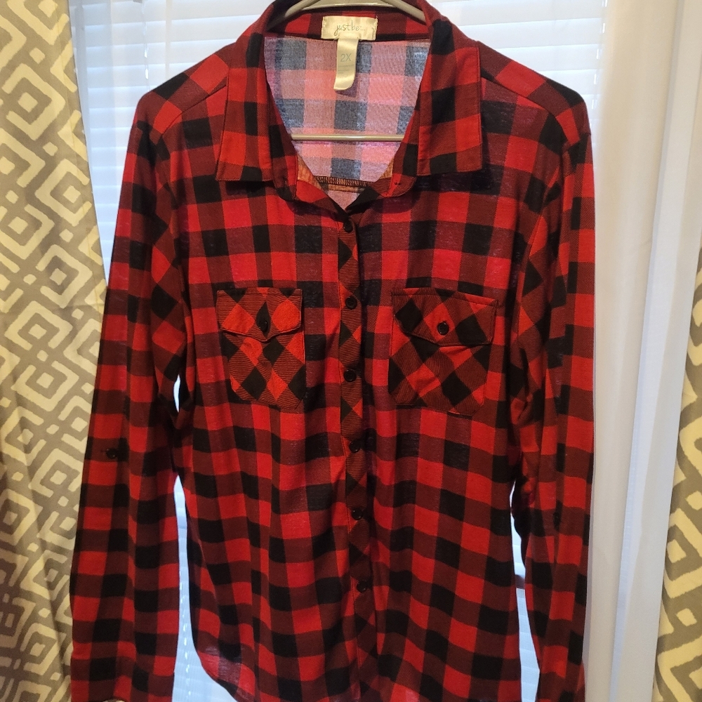 Ladies plaid button up top thin-2x